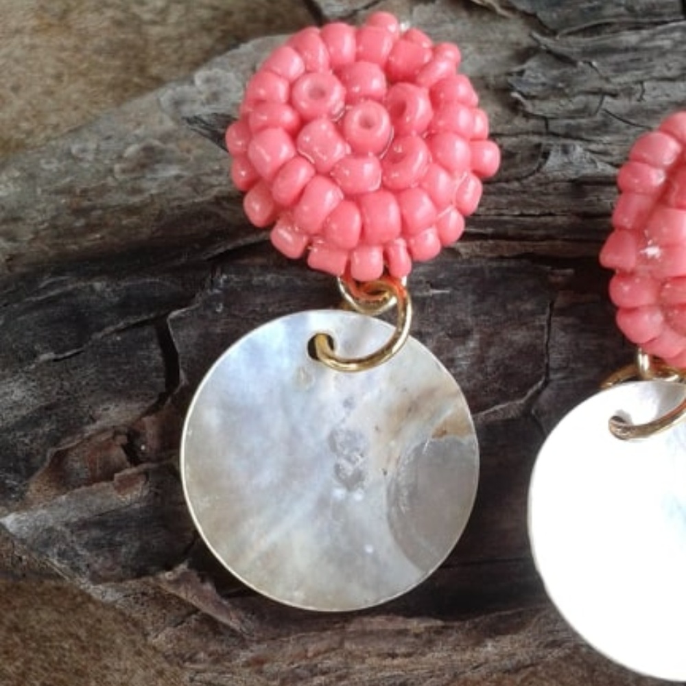 Shell And Bead Earrings - Picture 3 of 4